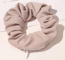 Load image into Gallery viewer, Zip Scrunchies